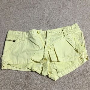 H and m shorts
